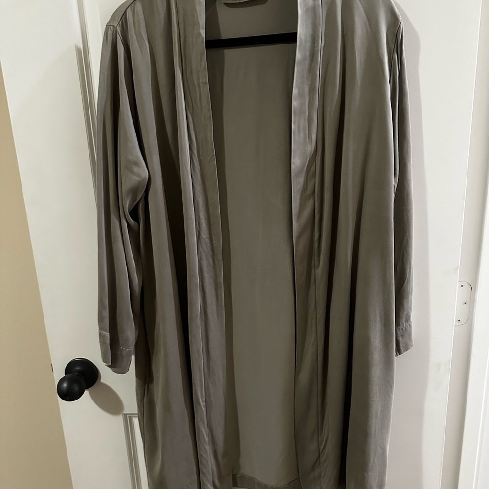 Restoration Hardware Robe. Size medium - Picture 2 of 8